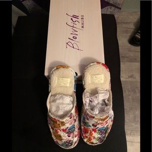 Blowfish printed slides new in size 8.